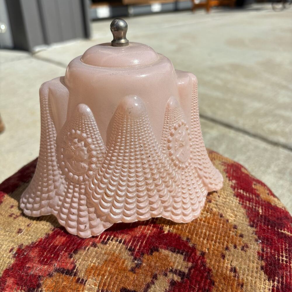 LE Smith 1940's Art Deco Southern Belle Pink Glass Boudoir Lamp Shade Sea Shell